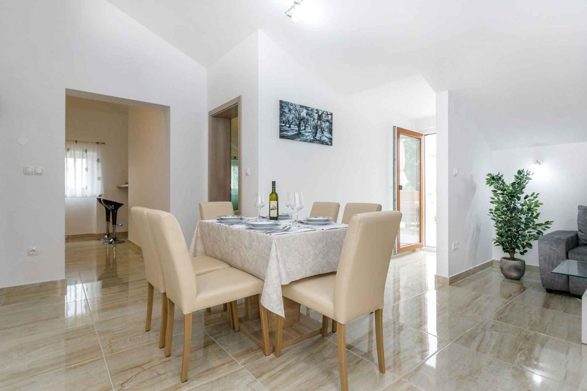 Apartment In Malinska/Insel Krk 38057 Екстер'єр фото