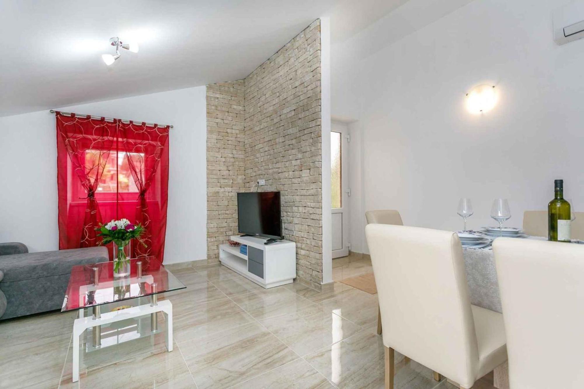 Apartment In Malinska/Insel Krk 38057 Екстер'єр фото