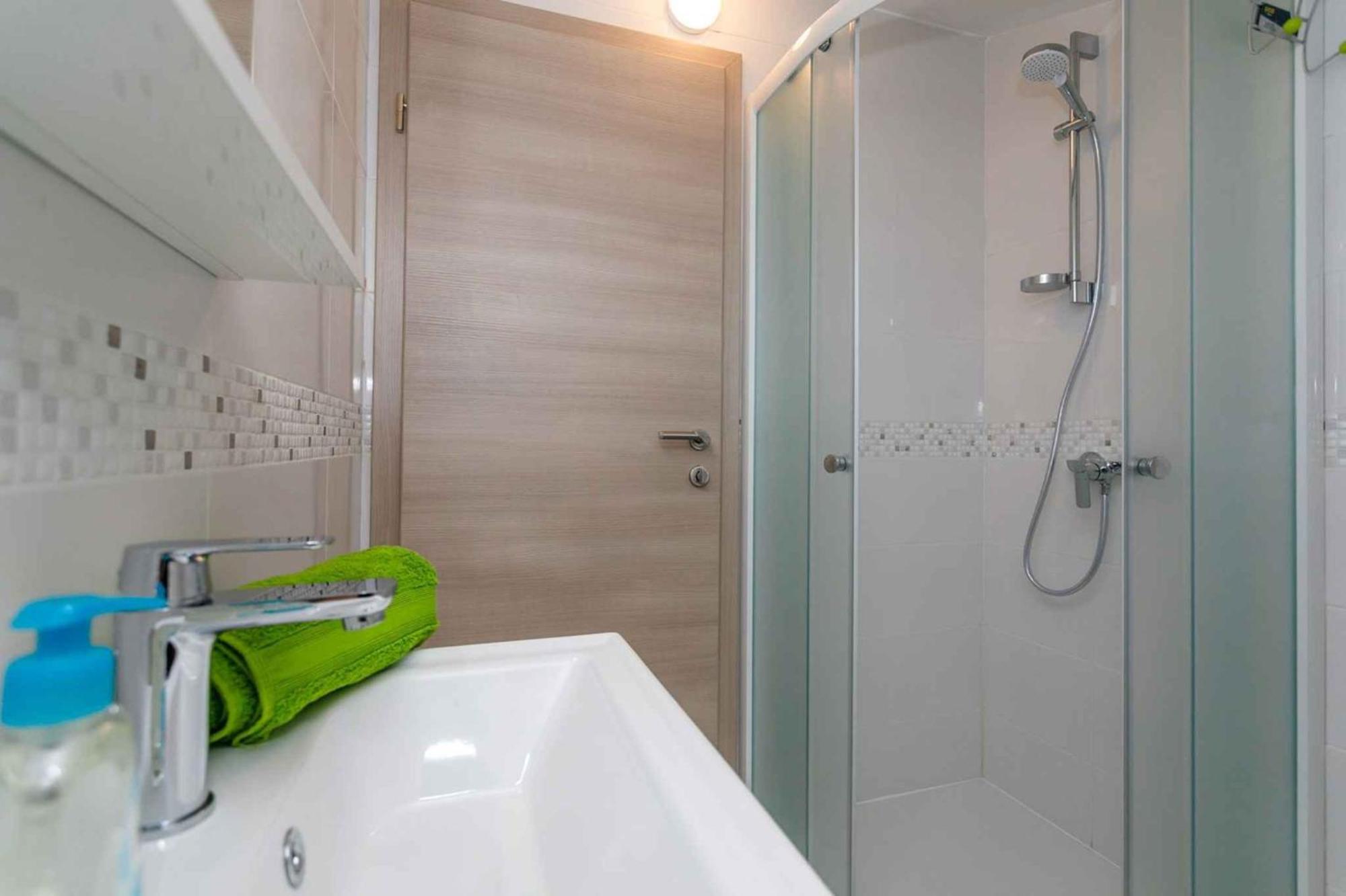 Apartment In Malinska/Insel Krk 38057 Екстер'єр фото
