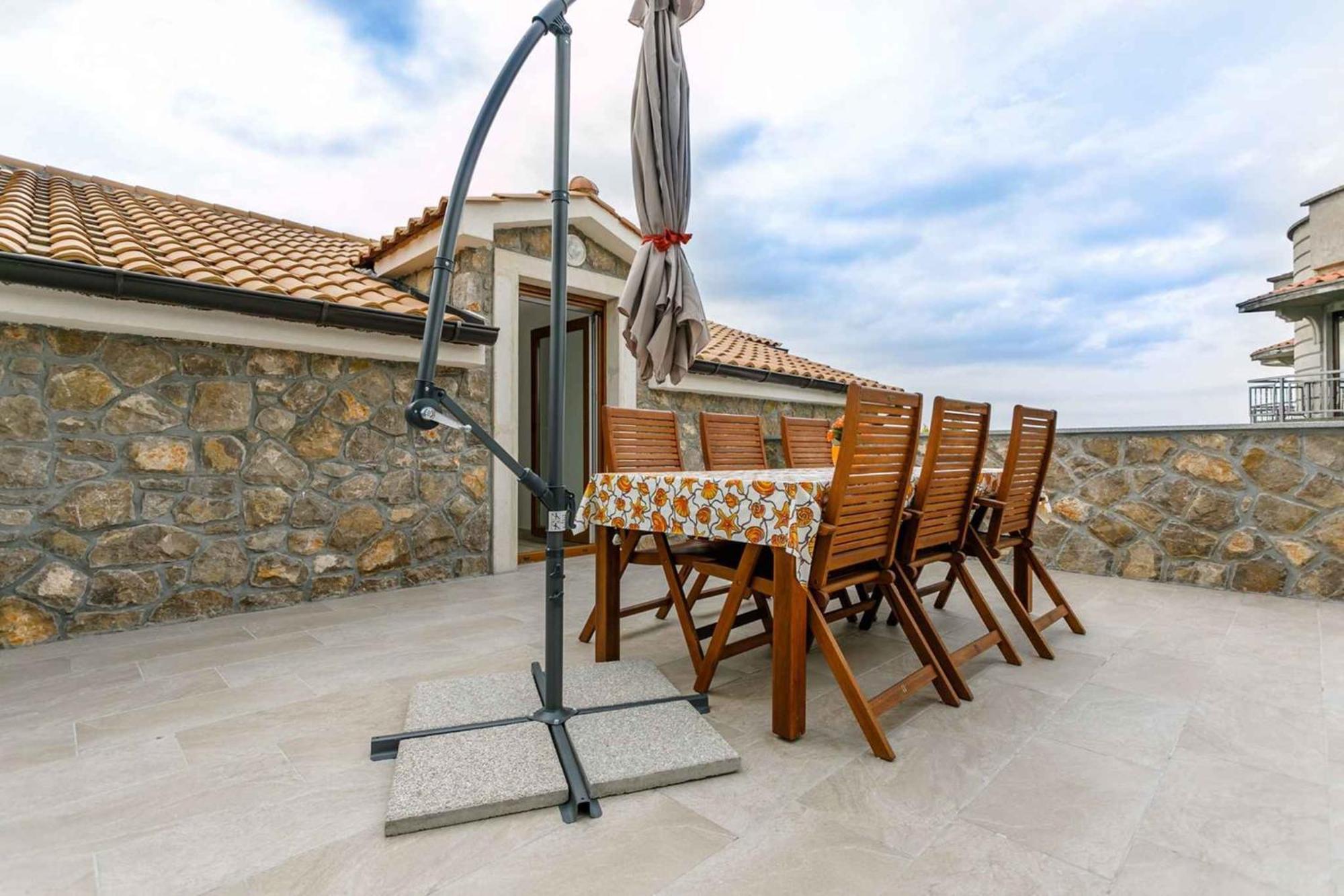 Apartment In Malinska/Insel Krk 38057 Екстер'єр фото