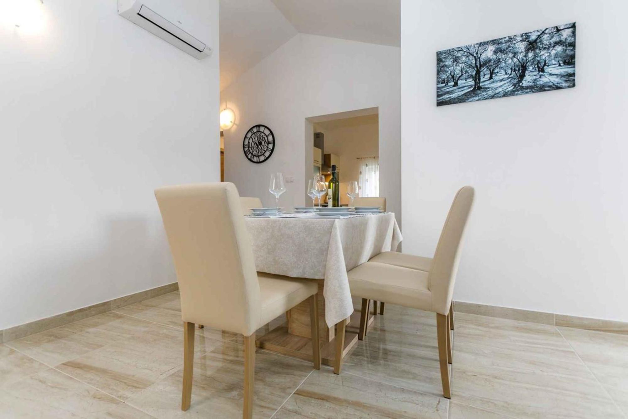 Apartment In Malinska/Insel Krk 38057 Екстер'єр фото