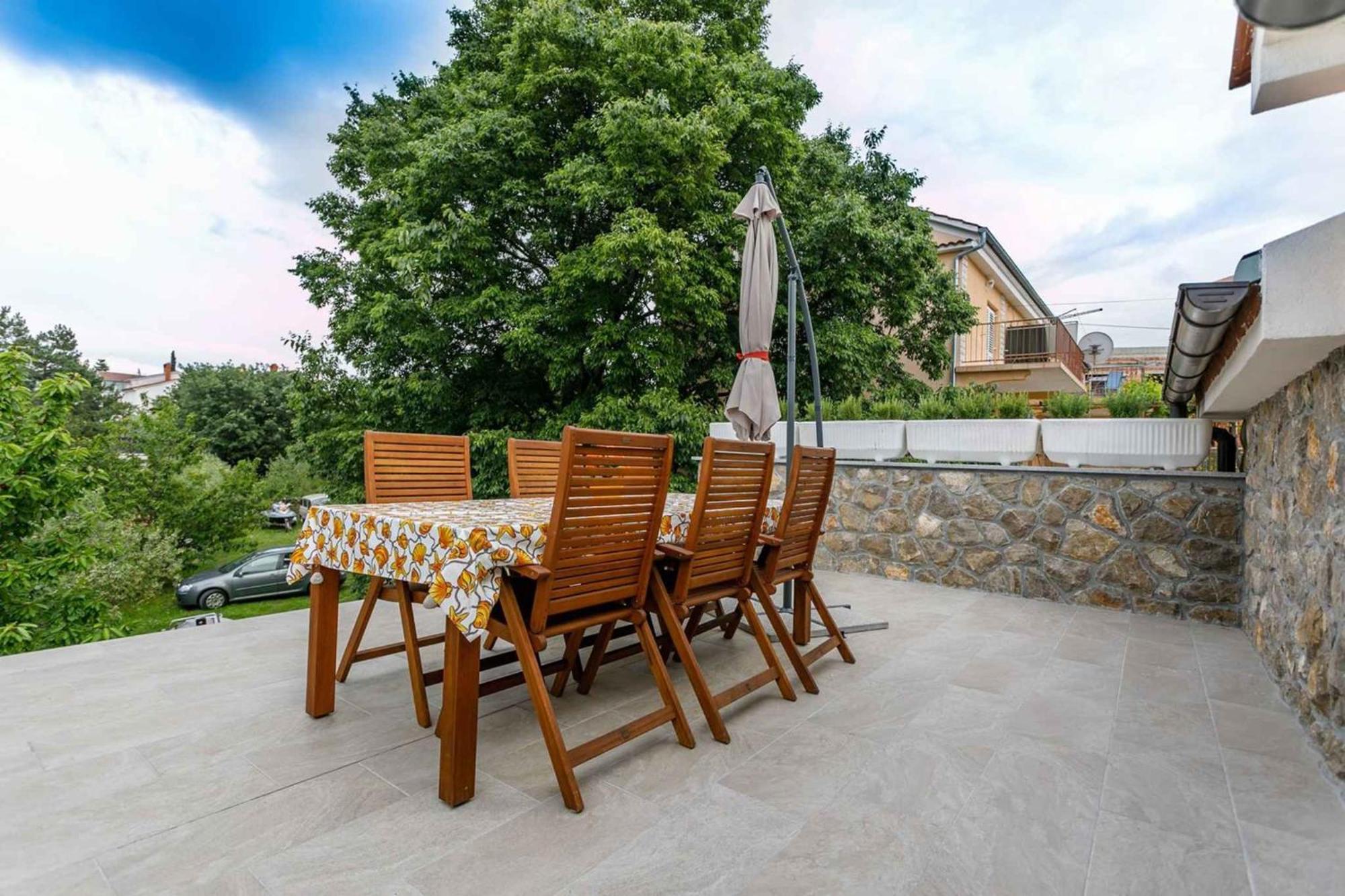 Apartment In Malinska/Insel Krk 38057 Екстер'єр фото
